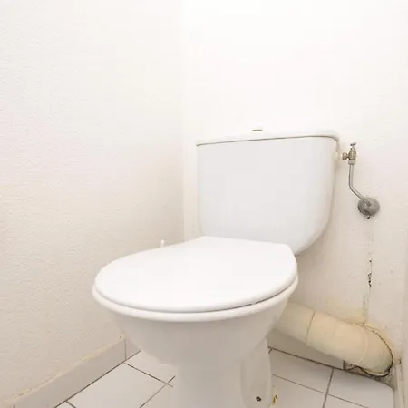 2 Bedroom Front In